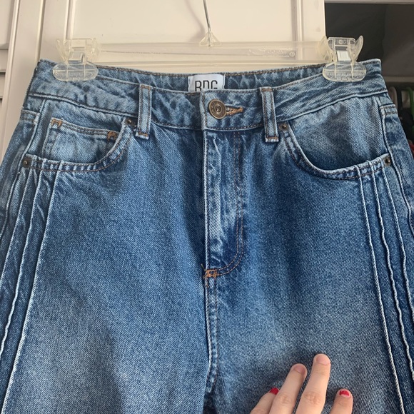 SOLD➡️➡️➡️➡️Urban Outfitters BDG Mom Jeans - Picture 1 of 4